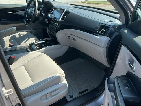 Used 2017 Honda Pilot Touring image 16