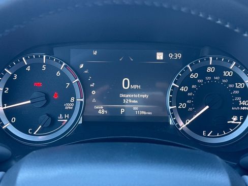 Used 2025 Toyota Highlander LE image 41