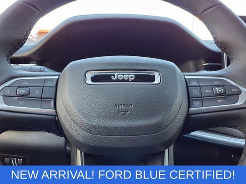 Used 2025 Jeep Compass Limited AWD/4WD image 13