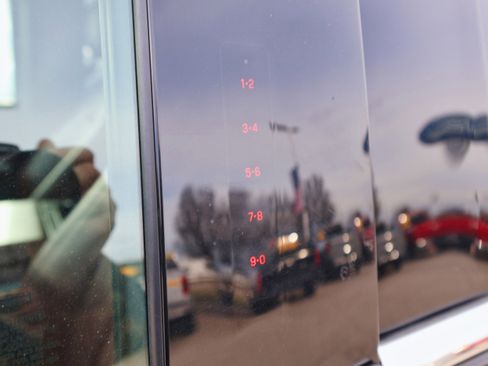 Used 2022 Ford Expedition Limited image 12