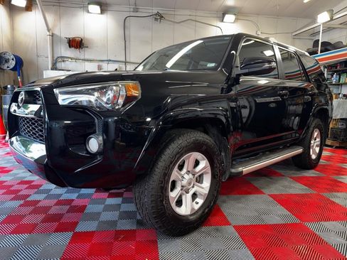 Used 2016 Toyota 4Runner SR5 Premium AWD/4WD image 3