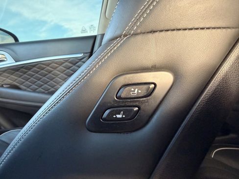 Used 2019 Genesis G70 2.0T Advanced w/ Dynamic Package image 33