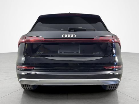 Used 2022 Audi e-tron Premium Plus w/ Premium Plus Package image 4