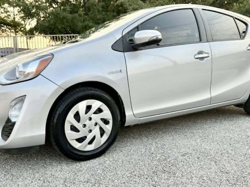 Used 2016 Toyota Prius C Three FWD image 1