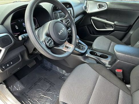 Used 2024 Kia Soul LX w/ Option Group 015 FWD image 10