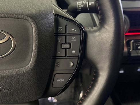Used 2024 Toyota Prius Prime FWD image 25
