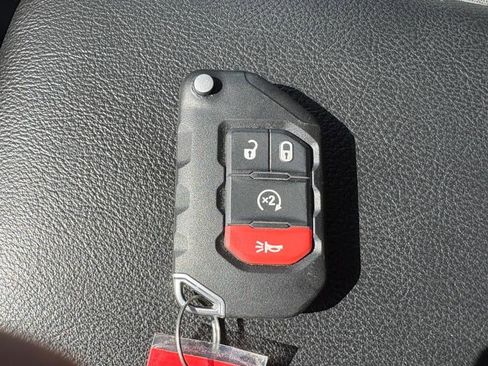 Used 2020 Jeep Gladiator Rubicon image 22