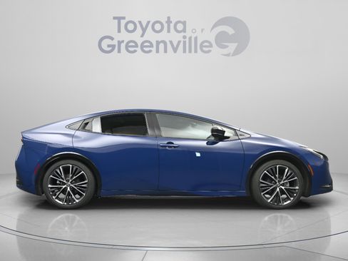 Used 2025 Toyota Prius Limited w/ Limited Premium Package FWD image 17