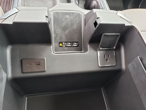 New 2026 Chevrolet Silverado 1500 LTZ w/ LTZ Premium Package AWD/4WD image 28