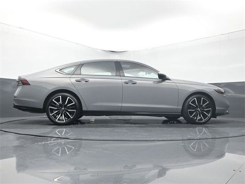 Used 2024 Honda Accord Touring image 12