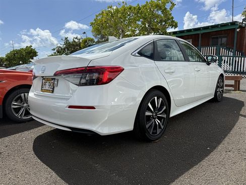 Used 2024 Honda Civic EX image 2