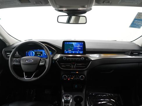 Used 2022 Ford Escape Titanium image 12