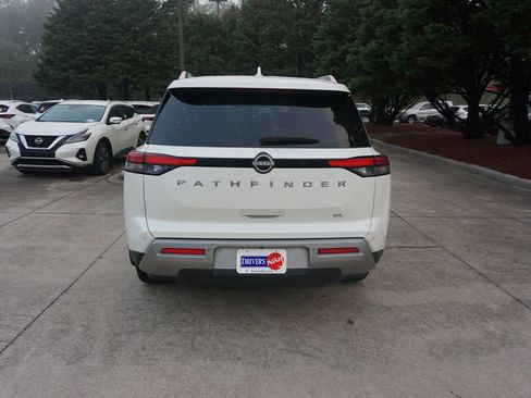 Used 2024 Nissan Pathfinder SL w/ SL Premium Package FWD image 24