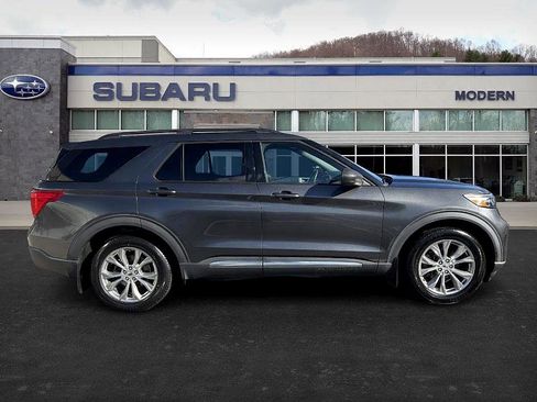 Used 2020 Ford Explorer XLT w/ Equipment Group 202A image 4