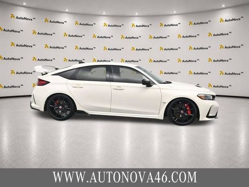 Used 2024 Honda Civic Type R image 10