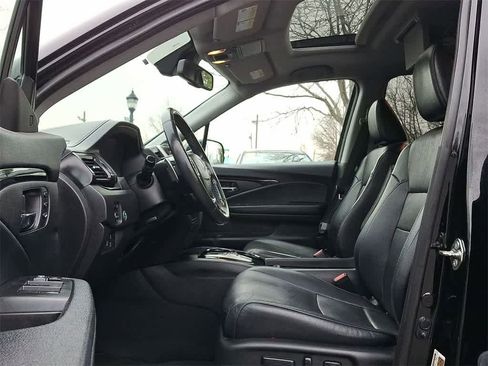 Used 2017 Honda Pilot Elite image 11