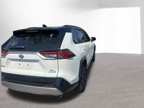 Used 2022 Toyota RAV4 XSE w/ XSE Grade Weather Package AWD/4WD image 17