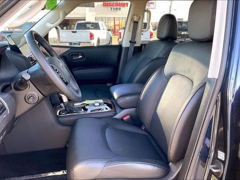 Used 2024 Nissan Armada SL w/ Captain's Chairs Package image 27