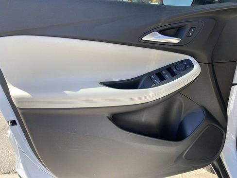 Used 2023 Buick Encore GX Select w/ Safety Package II image 21