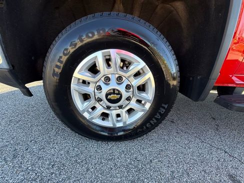 Used 2025 Chevrolet Silverado 2500 LT w/ Convenience Package image 33