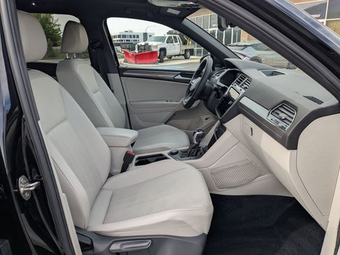 Used 2022 Volkswagen Tiguan SE R-Line AWD/4WD image 28
