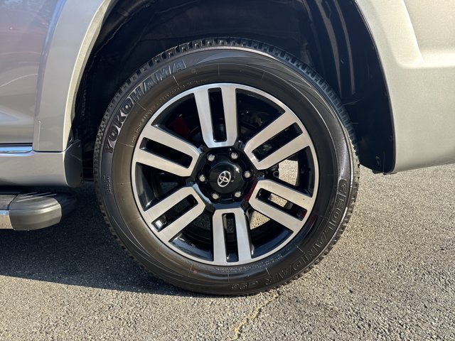 Used 2023 Toyota 4Runner Limited RWD image 17