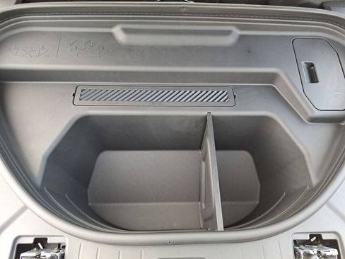 New 2025 Audi Q6 e-tron Premium Plus image 33