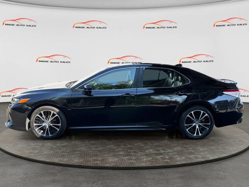 Used 2020 Toyota Camry SE FWD image 7