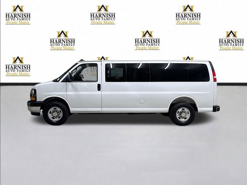 Used 2025 Chevrolet Express 3500 LT w/ LT Preferred Equipment Group RWD image 10