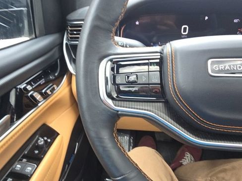 Certified 2025 Jeep Grand Wagoneer L Series III w/ Rear Seat Video Group 1 AWD/4WD image 15