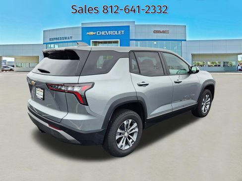 Used 2026 Chevrolet Equinox LT FWD image 7