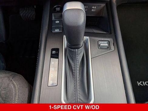 Certified 2025 Nissan Kicks SV AWD/4WD image 28