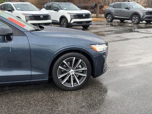 Used 2022 Volvo S60 B5 Momentum w/ Premium Package image 8