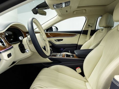 Certified 2026 Bentley Flying Spur V8 AWD/4WD image 24