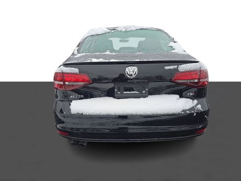 Used 2018 Volkswagen Jetta Wolfsburg Edition image 5