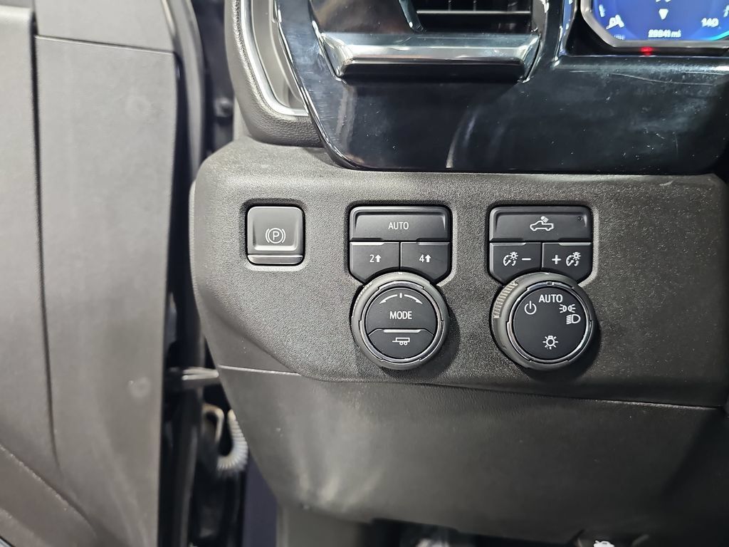 Used 2023 Chevrolet Silverado 1500 LT AWD/4WD image 26