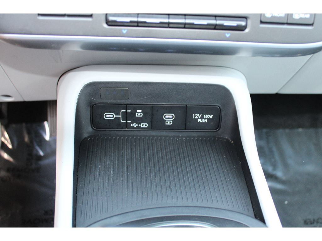 Used 2024 Hyundai Kona SEL AWD/4WD image 25