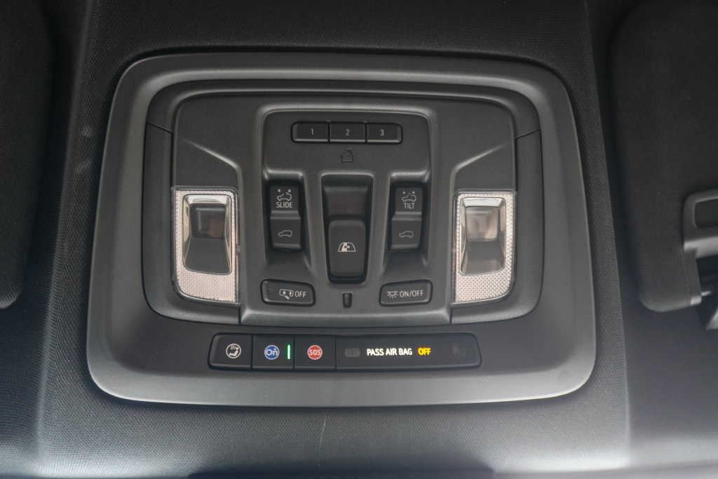 Used 2025 Chevrolet Silverado 1500 ZR2 w/ Technology Package AWD/4WD image 28