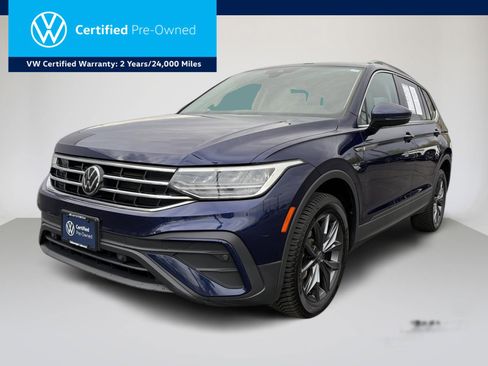Used 2022 Volkswagen Tiguan SE image 1