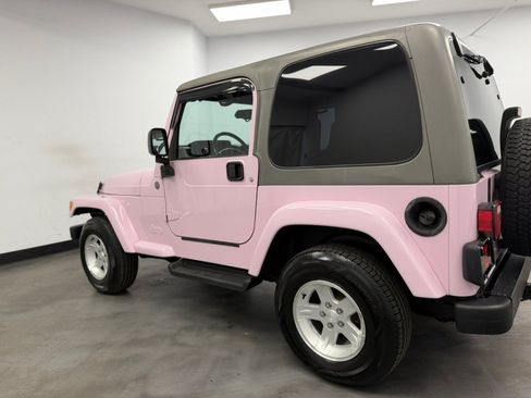 Used 2004 Jeep Wrangler Sahara w/ Dual Top Group AWD/4WD image 29