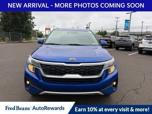 Used 2021 Kia Seltos EX AWD/4WD image 2