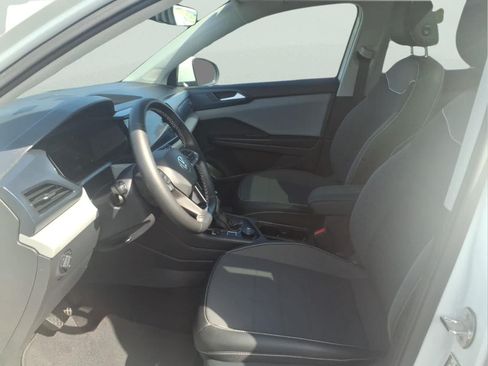 Used 2023 Volkswagen Taos SE w/ Panoramic Sunroof Package AWD/4WD image 18