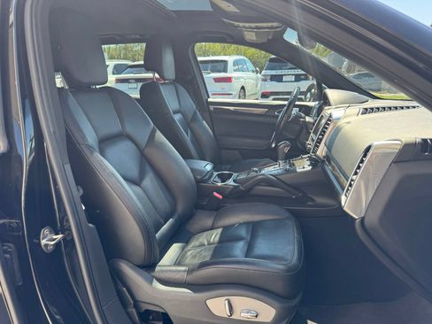 Used 2011 Porsche Cayenne AWD/4WD image 20