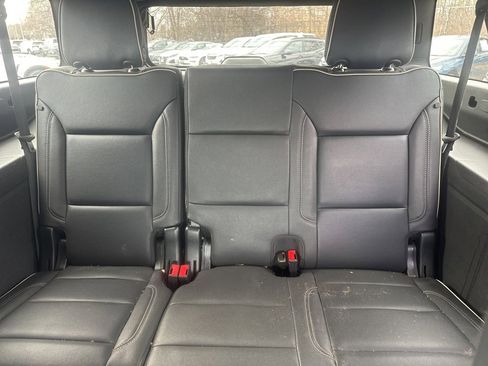 Used 2023 Chevrolet Suburban Premier image 13