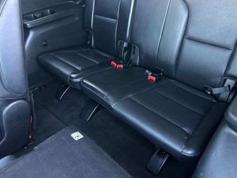 Used 2022 Kia Telluride EX w/ EX Premium Package FWD image 15