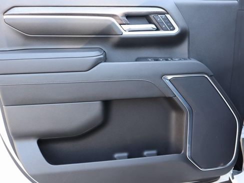 Used 2024 Chevrolet Silverado 2500 LTZ image 11