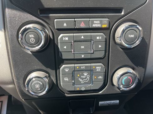 Used 2013 Ford F150 XLT w/ Mid Equipment Group AWD/4WD image 21