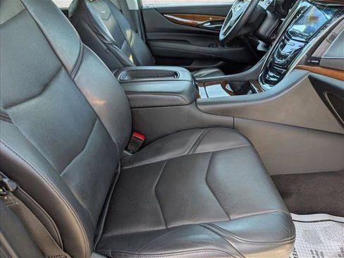 Used 2020 Cadillac Escalade ESV Luxury image 23