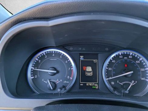 Used 2017 Toyota Highlander Limited Platinum image 11