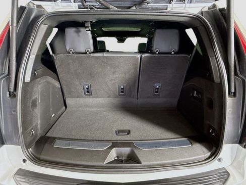 Used 2023 Cadillac Escalade Premium Luxury image 28